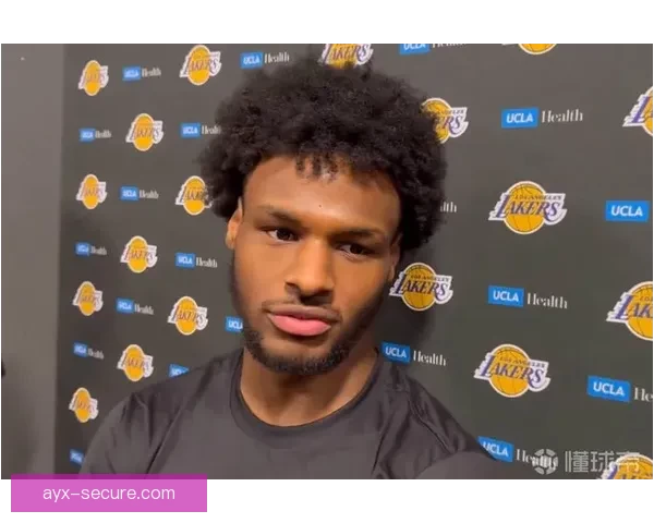 雷迪克称赞球队客场之旅表现出色 布朗尼展现显著进步